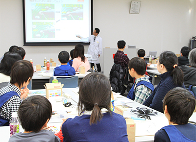 2011年11月23日 株式会社村田製作所 東京支社で開催した「電子工作教室」の様子