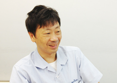Takashima responding at the interview (Product Planning Dept.)