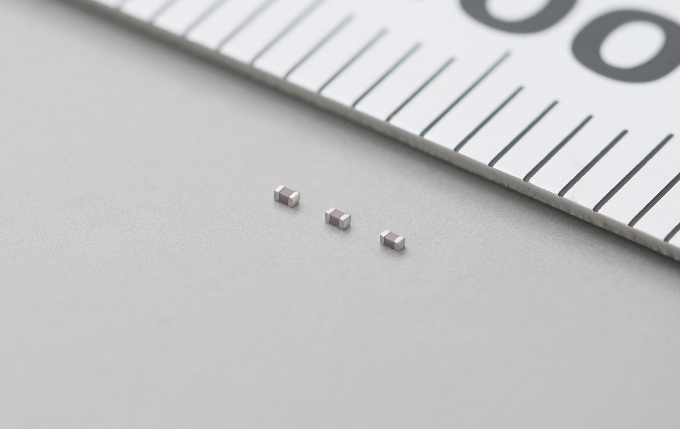 Murata introduces 0201 inch size 100 V low loss multilayer ceramic capacitor